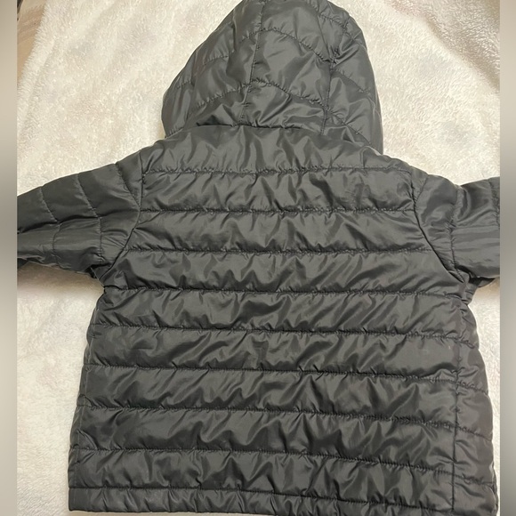 Columbia kids puffer jacket in black. - Picture 4 of 6